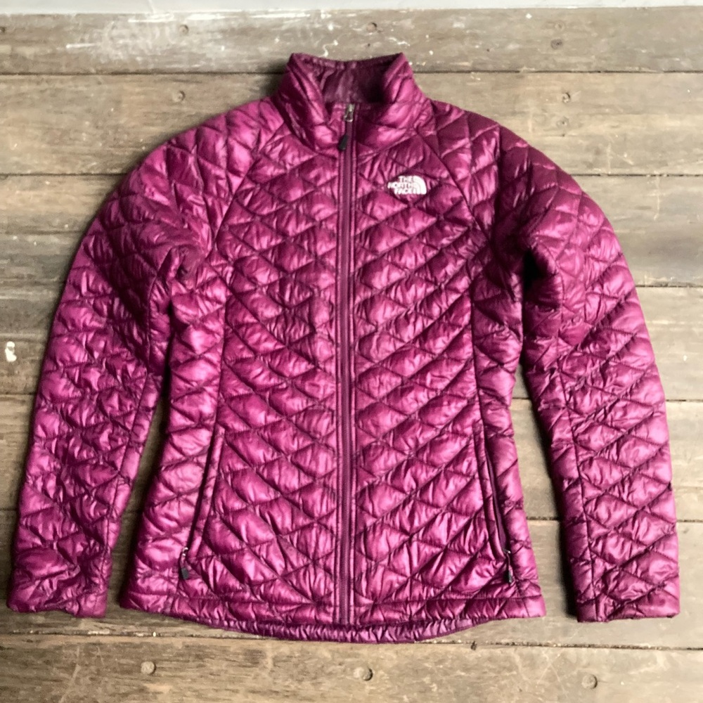 The North Face quilted jacket, in dark pink. Thermoball quilted size S
